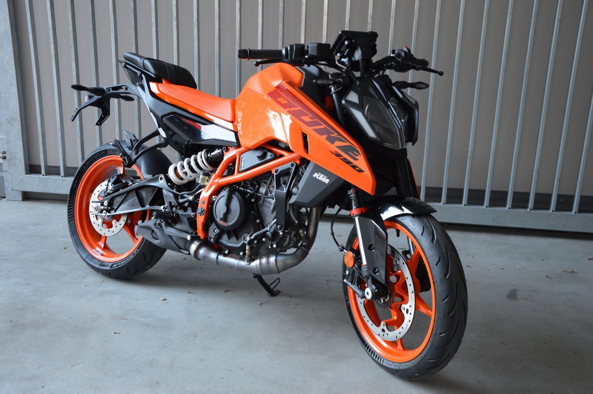 Kawasaki duke 390 hotsell